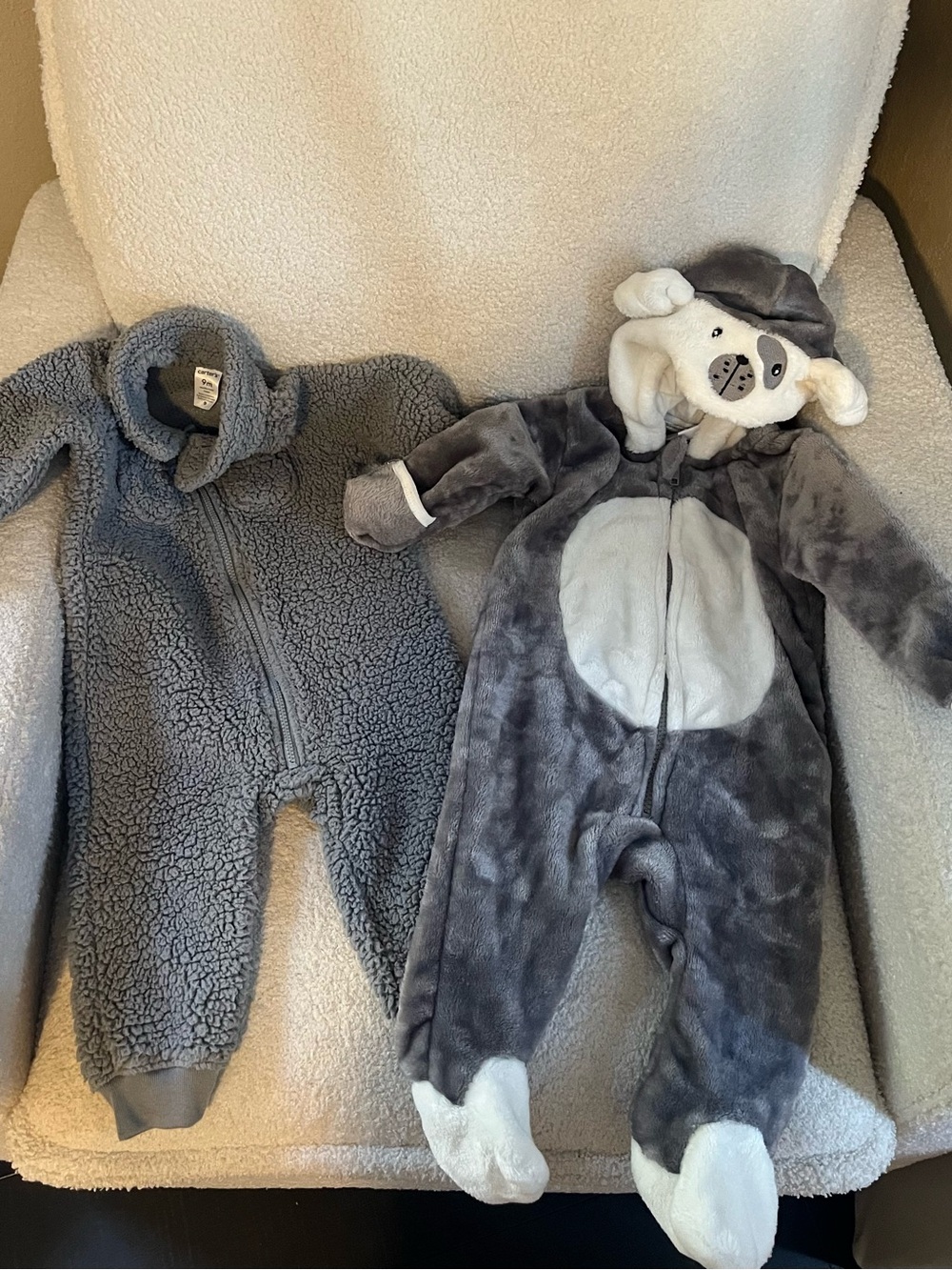 Warm onesies size 9M